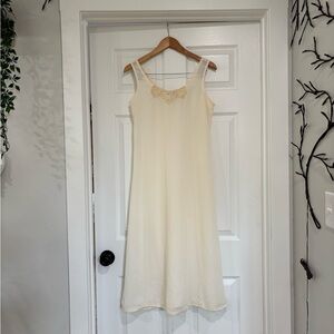 🌹Vintage Jessica Everett🌹Cream Slip Dress with Lace Detail